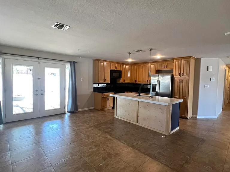 233 E Huntington Dr #233 — Photo 6