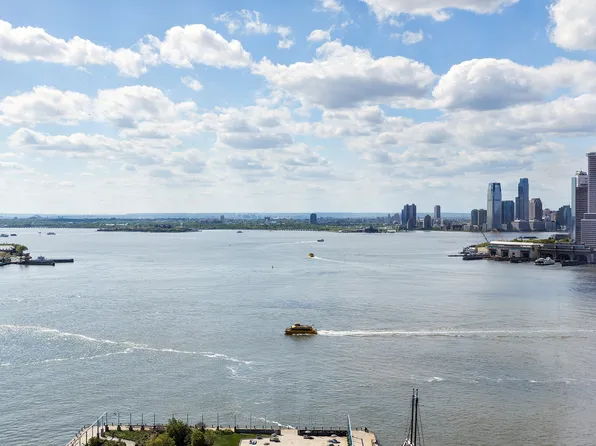 50 Bridge Park Drive image 3 of 28