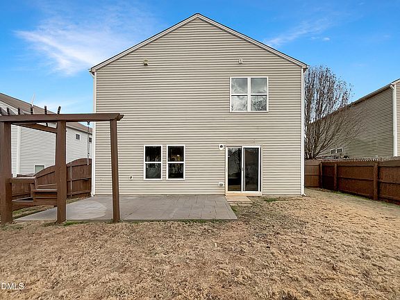 5th image of 1011 Collington Dr