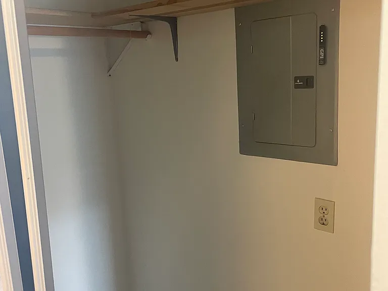 807 Covey Ln #6 — Photo 8