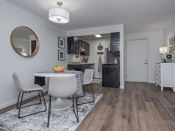 5th image of 261 Fieldstone Dr #22010