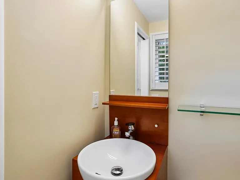 3303 Shirley Ln — Photo 17
