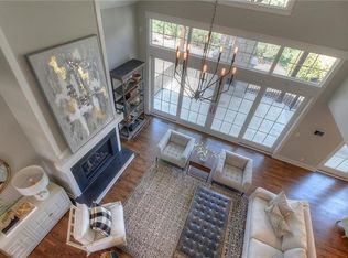 8900 Mohawk Ln, Leawood, KS 66206