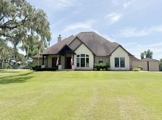 1043 Winchester Trl, Angleton, TX 77515