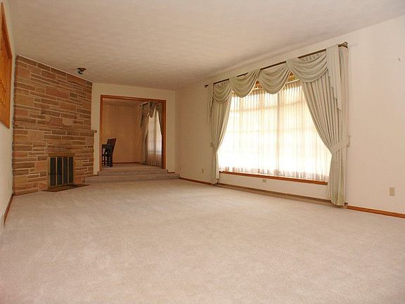 5th image of 32814 N Forest Dr