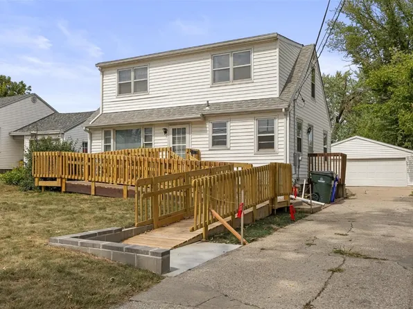 1214 34th St NE, Cedar Rapids, IA 52402