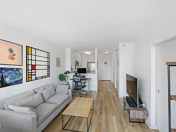 5th image of 22 W 15th St APT 14A