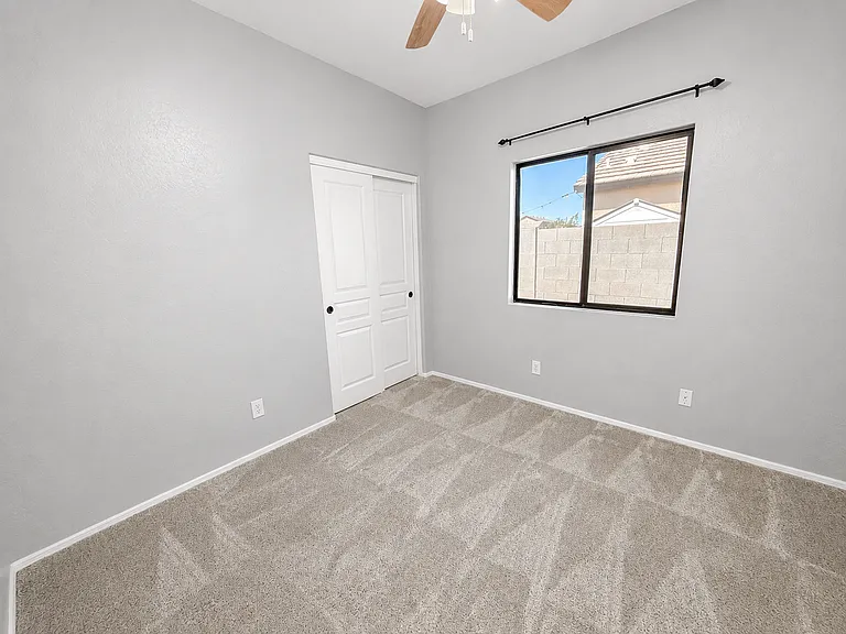 1207 W Carson Rd — Photo 24
