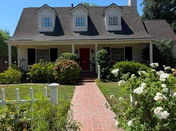 12206 Huston St, Valley Village, CA 91607
