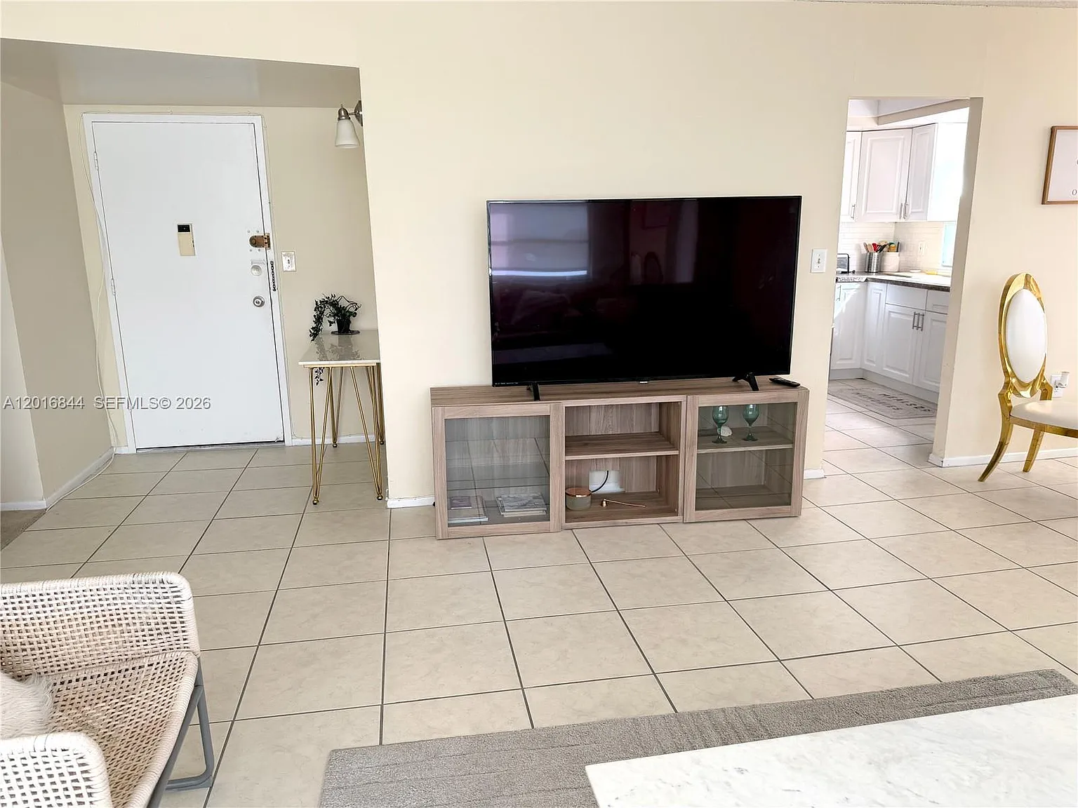 Buckley Towers Condo - Ea — Photo 2