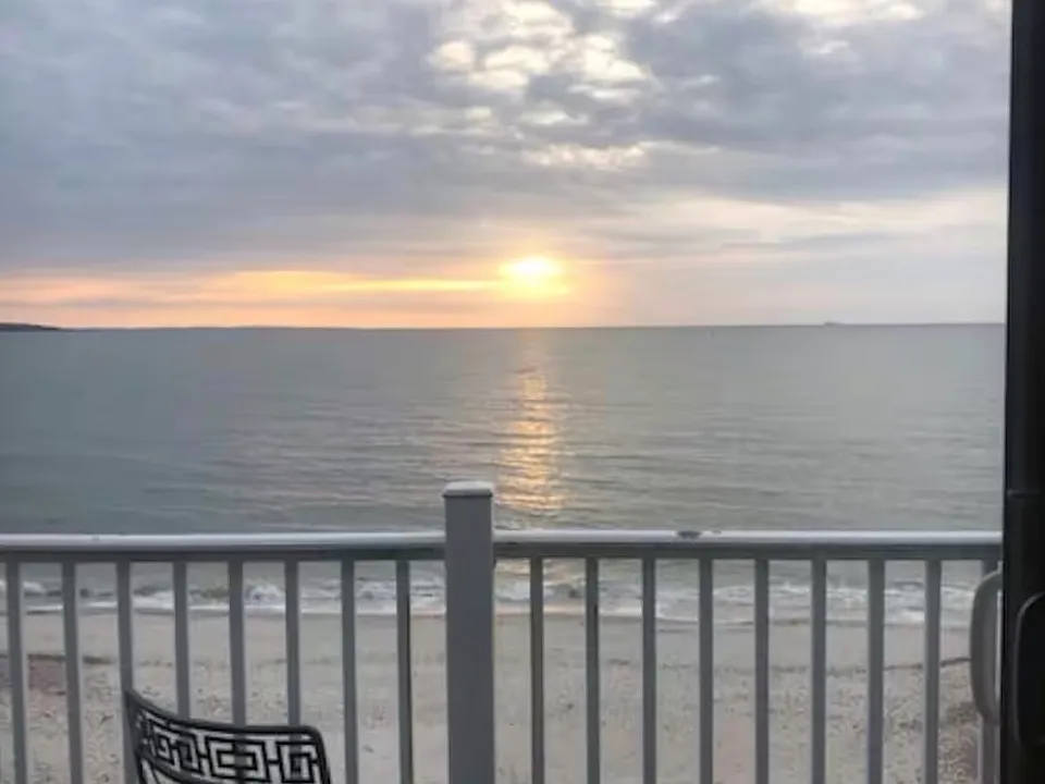 10 Shore Rd