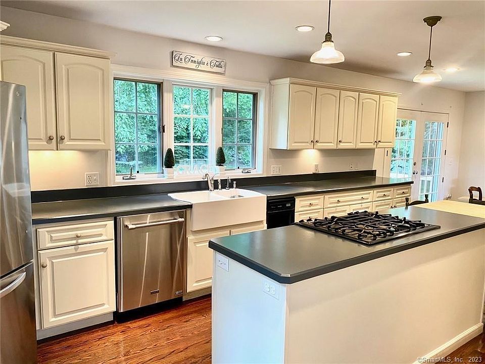 37 Ayers Point Rd, Old Saybrook, CT 06475 Zillow