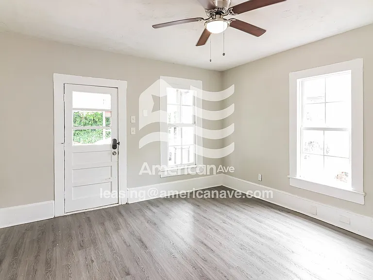 973524_004_living_room_4.jpg
