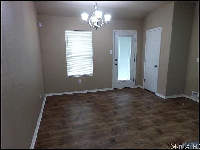 2104 Fern Valley Dr — Photo 4