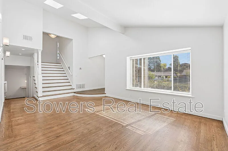 4 bed, 2.5 bath, 2272 sqft, $4,495 — Photo 4