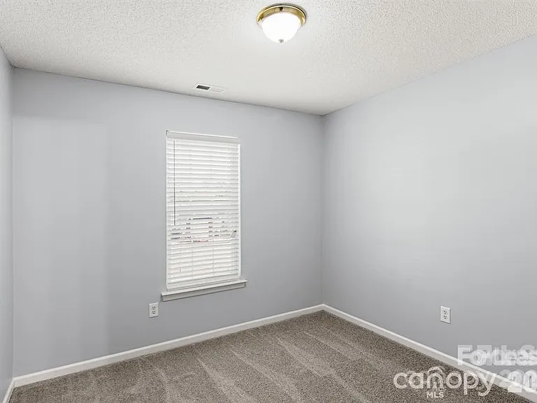 6828 Ayrshire Glen Pl — Photo 12