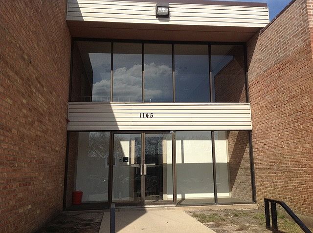 1st image of 925 N Sterling Ave APT 107