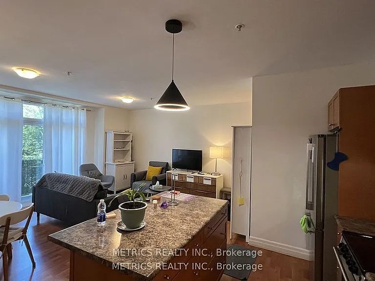 459 Kerr St #201 — Photo 3