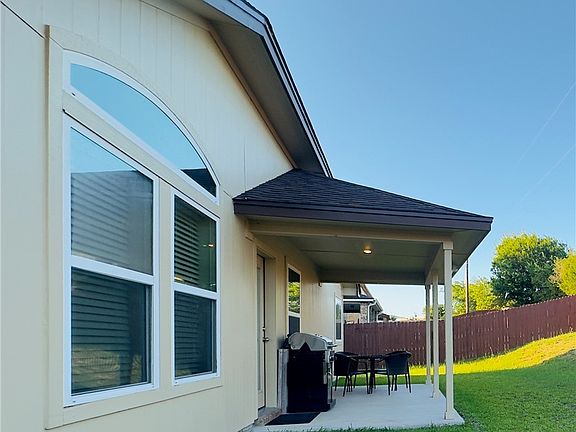 2nd image of 1521 Starlight Dr