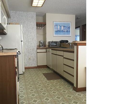 5th image of 3205 Ocean Blvd
