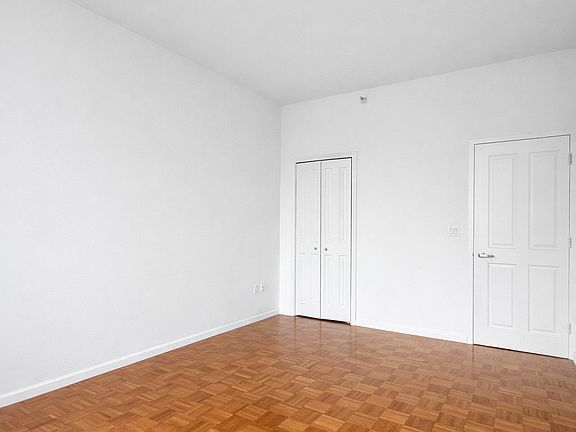 5th image of 350 W 43rd St APT 17E