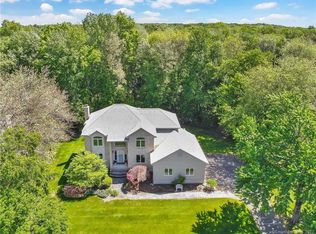 90 Bridlewood Rd, South Windsor, CT 06074