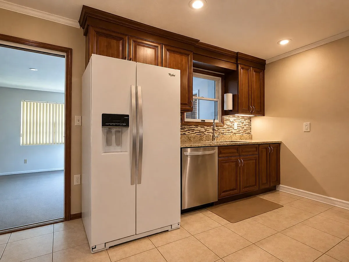 410 Nina Rd NE — Photo 4