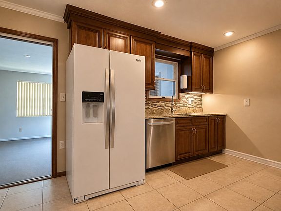 4th image of 410 Nina Rd NE