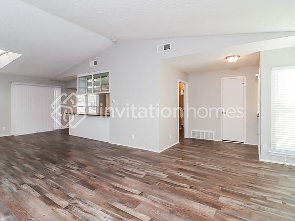 4th image of 2703 Blackwood Dr