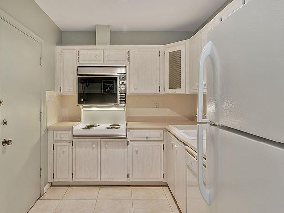 2nd image of 5720 NE 22nd Way #403
