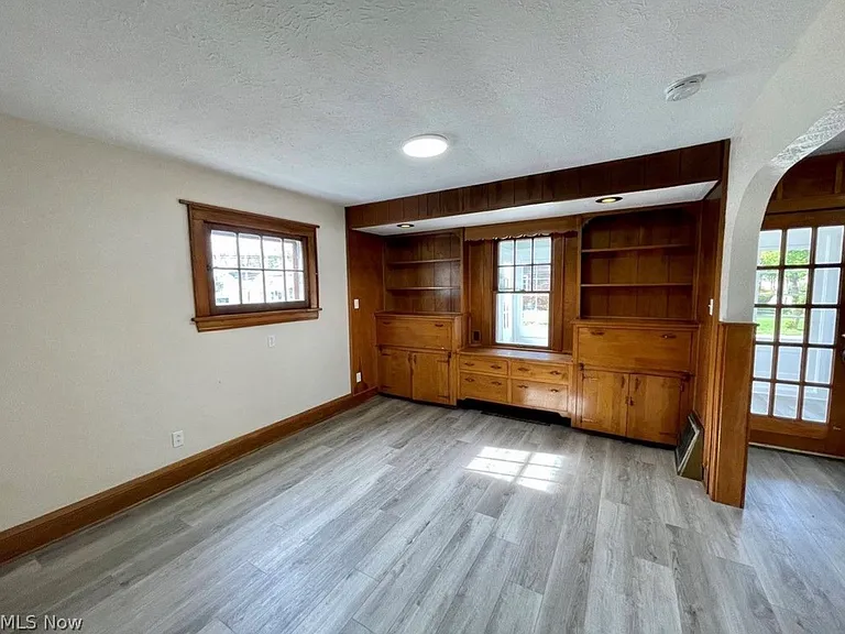 844 Cordova Ave — Photo 14
