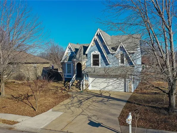 2407 S Harding St, Oak Grove, MO 64075