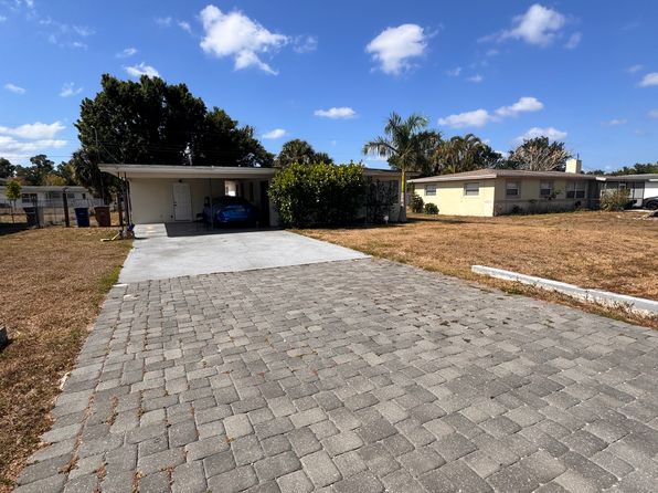 4952 Gary Dr