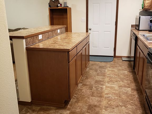 4th image of 4828 147th Pl NE
