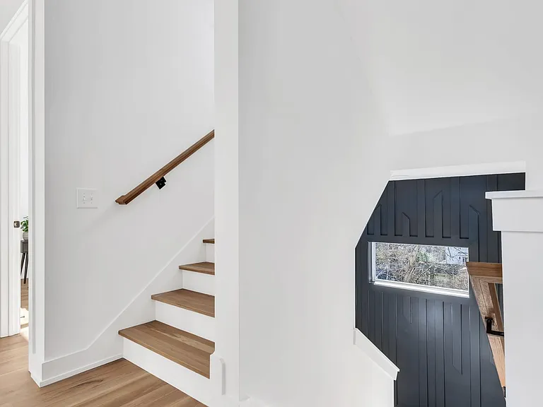 16B Willis St — Photo 16