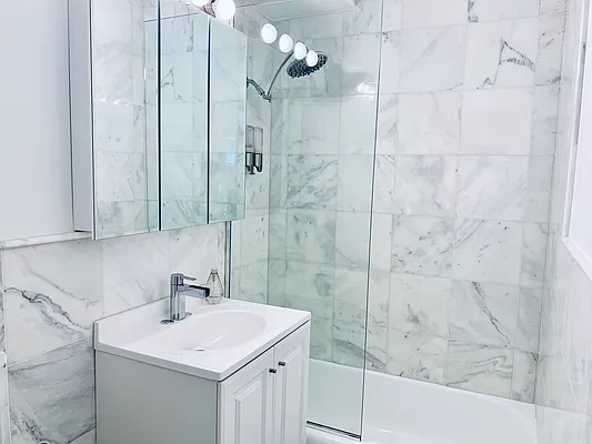 Rented by Luxian International Realty LLC | media 43