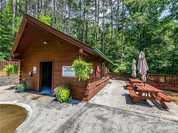 37 Lonnie Mack Dr, Nebo, NC 28761