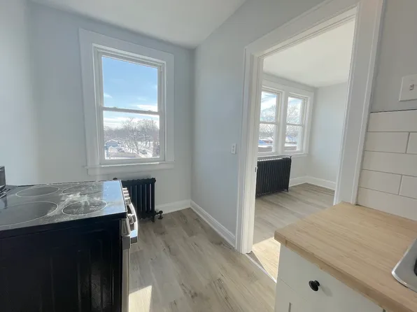 74 Hanna St W Unit 10, Windsor, ON N8X 1C8