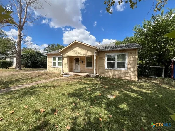 628 Baker Ave, Seguin, TX 78155