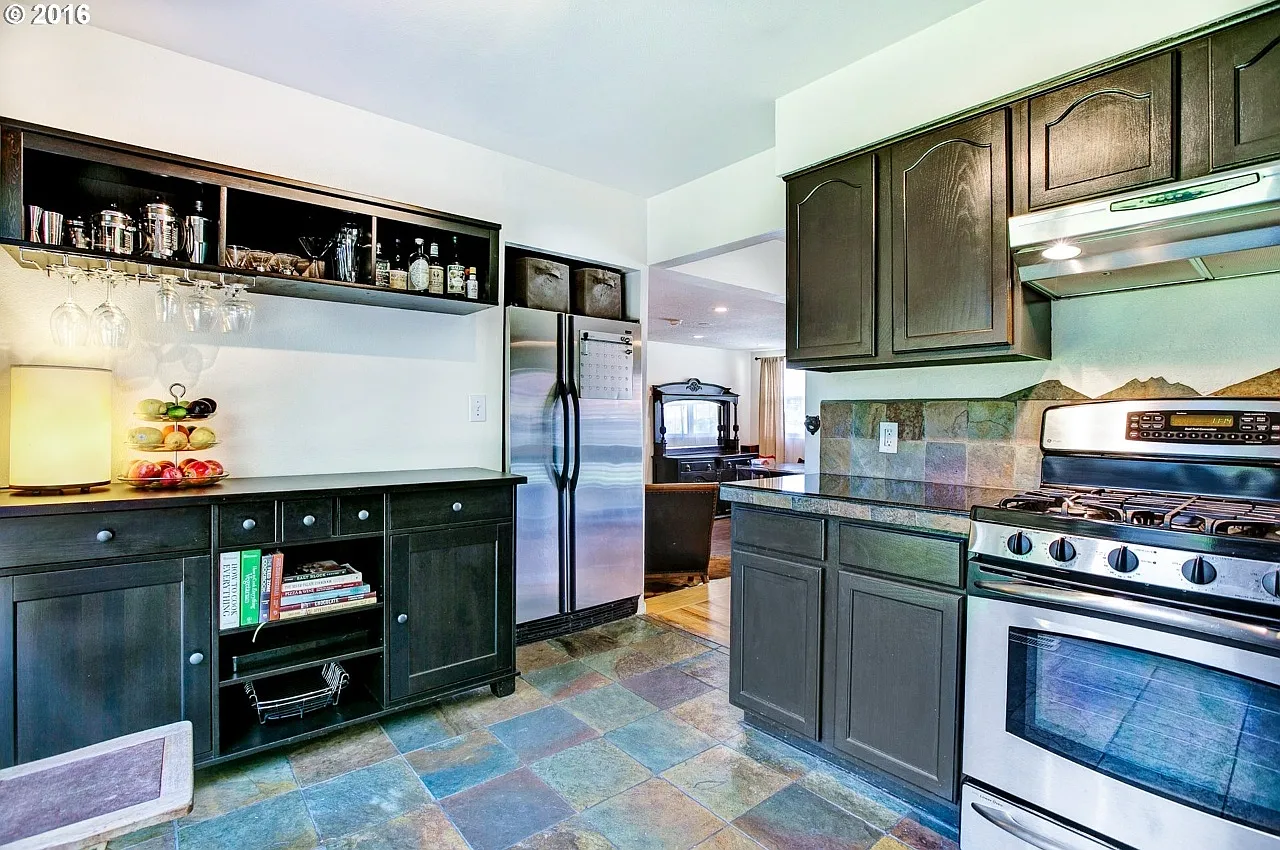2 bed, 1000 sqft, $2,675 — Photo 3