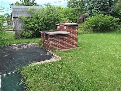 3rd image of 3437 N Brentwood Ave