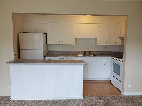 4th image of 201 2nd St S APT 106