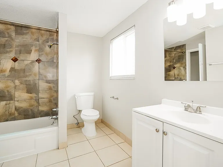 2422 Salem Ave — Photo 14