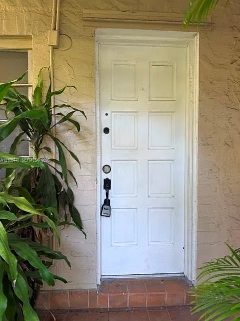 15 Antilla Ave — Photo 2