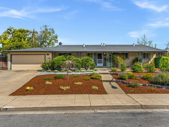 3705 Farm Hill Blvd, Redwood City, CA 94061