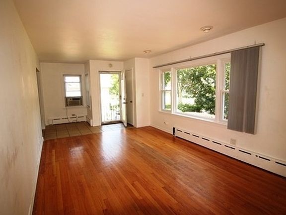 5th image of 37190 N Lake Shore Dr
