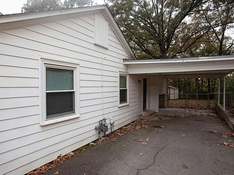 5305 Wood St — Photo 3