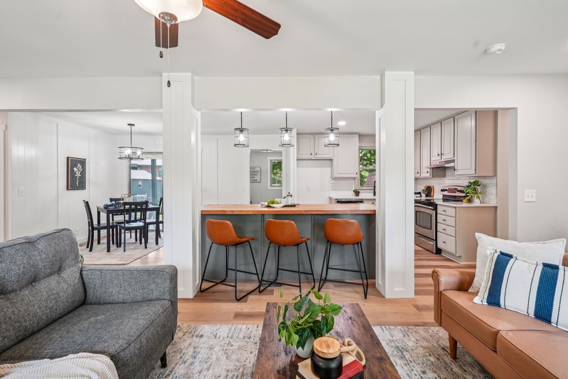 next background image