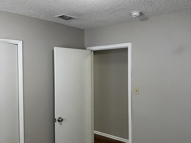 5015 David Scott Dr — Photo 16