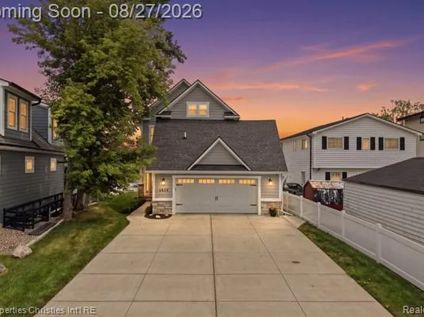 4824 Clinton Dr, Clarkston, MI 48346